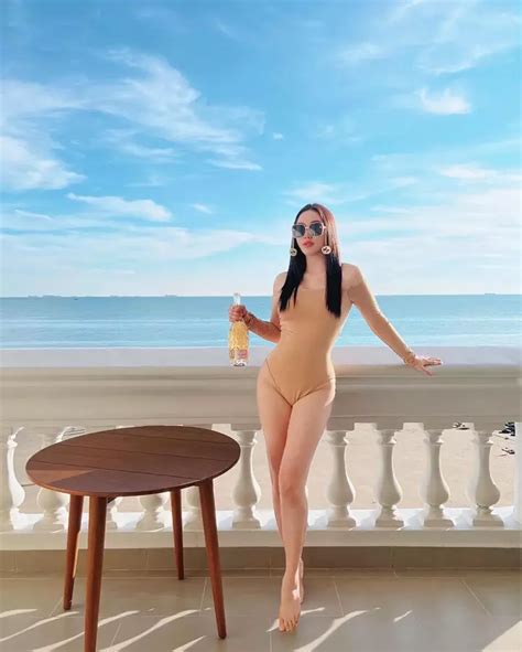 B O Thy Ng C Trinh G Y L V I B I M U Nude Saostar Vn