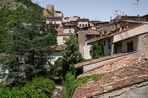 The Abandoned City on a Mountain in Italy — Abandoned Central