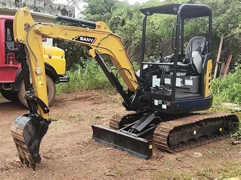 Compact Excavator Hiring Services At Best Price In Kolkata By I S