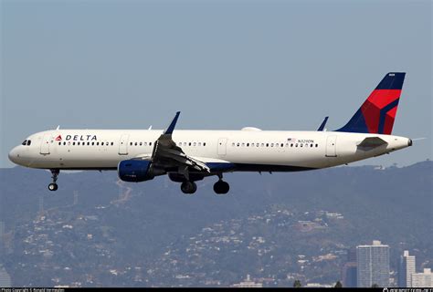 N329DN Delta Air Lines Airbus A321 211 WL Photo By Ronald Vermeulen