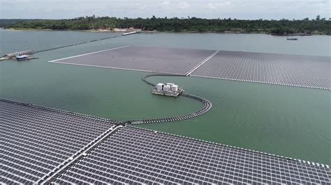 El proyecto solar flotante más grande de Tailandia entra en