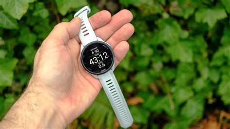 Garmin Forerunner 165 pratique une montre intelligente légère équipée