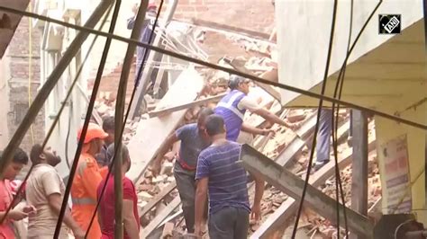 Azad Market Building Collapse 6 To 7 Feared Trapped 5 Hospitalised