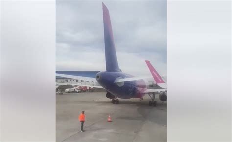 Două avioane ale Wizz Air s au lovit pe un aeroport din România VIDEO