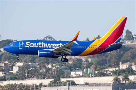 Southwest Airlines 737 7H4 Wearing The Heart Livery And Sporting