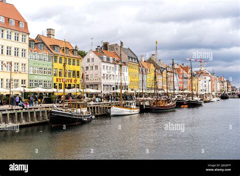 beautiful aerial view  nyhavn canal  entertainment district