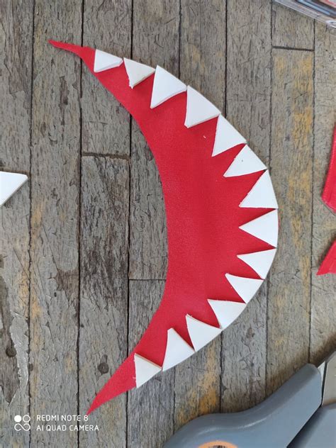 Shark Head Hat : 6 Steps - Instructables