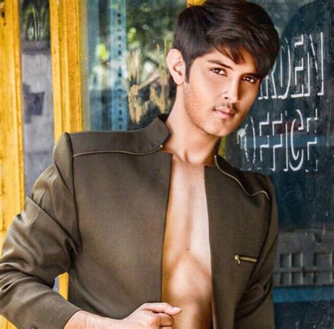 Dare To Bare Hot Indian TV Actors