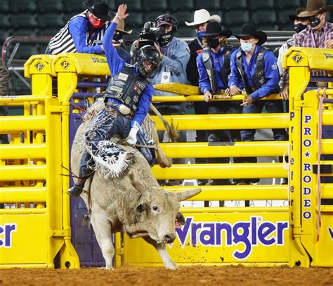 Stetson Wright Wins Round 1 Bull Riding At Nfr Red Bluff Daily News