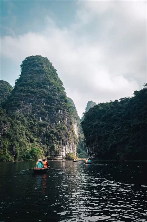 Trang An Boat Tour: Everything You Need to Know! (2024)