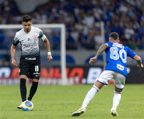 Vasco x Corinthians onde assistir escalações desfalques e arbitragem