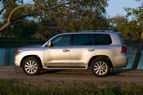 2010 Lexus Lx 570 Packs New Features And Vision