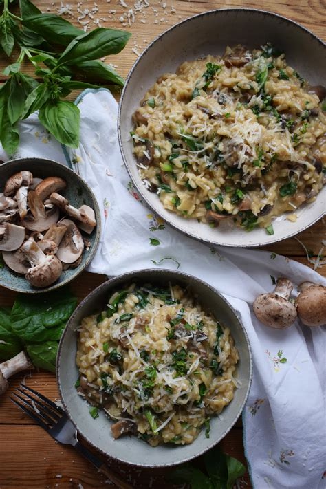 Portobello Mushroom & Spinach Risotto - Julia's Cuisine