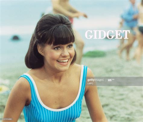 Photos Gidget Poster Sally Field 1965 Picture Id1137315480s