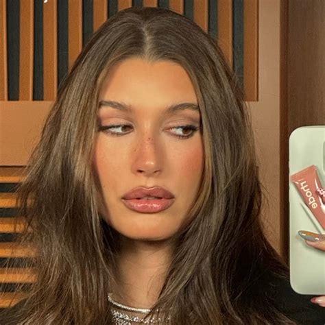 Contour Makeup Model Cheekbones Is The Hack Taking Over Tiktok Glamour