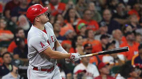 “He’s Red Hot”: Marvelous Mike Trout slugs in 7 straight games, 1 HR ...