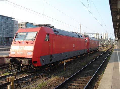 Diese Beiden E Loks Der Br 101 Standen Am 290406 In Stuttgart Hbf