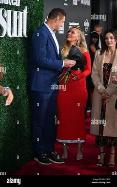 Rob Gronkowski Camille Kostek Split