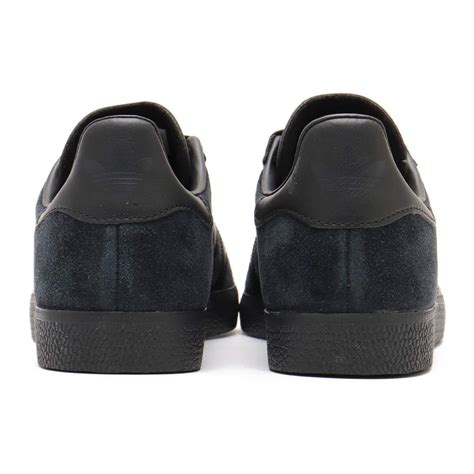 adidas GAZELLE CBLACK/CBLACK/CBLACK （アディダス ガゼル-ブラック） | atmos（アトモス） 公式 ...