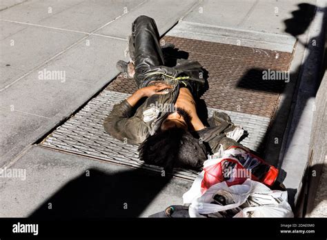 New York Usa Sep 23 2017 Manhattan Street Scene A Homeless Man