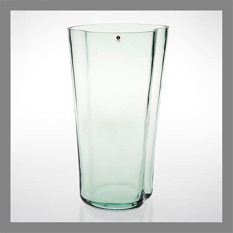 ALVAR AALTO, VASE. Marked Alvar Aalto 100, Iittala 1998. - Bukowskis