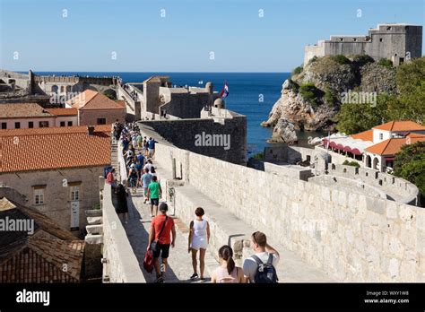 Dubrovnik City Walls People Walking The City Wall Dubrovnik Old Town