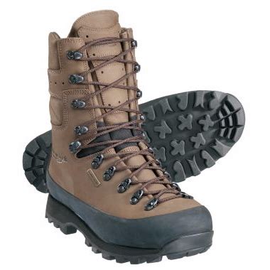 Best Mountain Hunting Boots (2023 Reviews) - HuntingSage