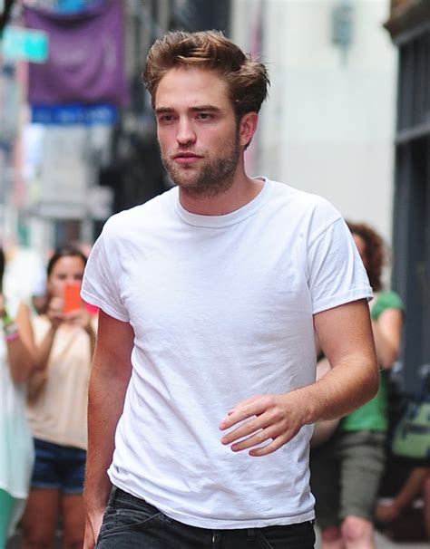 He Has Double-Jointed Fingers | Robert Pattinson Facts | POPSUGAR ...