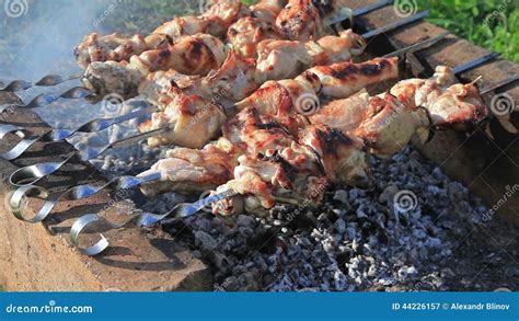 Barbacoa Con La Carne Asada A La Parilla Deliciosa Almacen De Video