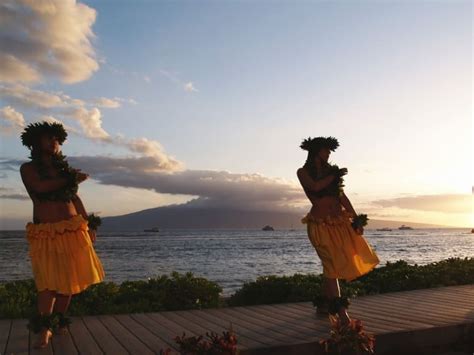 Best Things To Do In Maui At Night Hellotickets