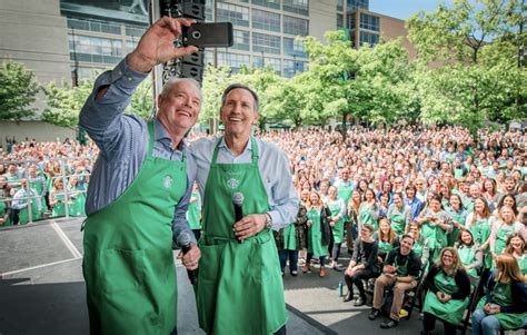 La Historia De Starbucks Sus Inicios Su Relación Con Bill Gates Y El Emprendedor Que La Llevó