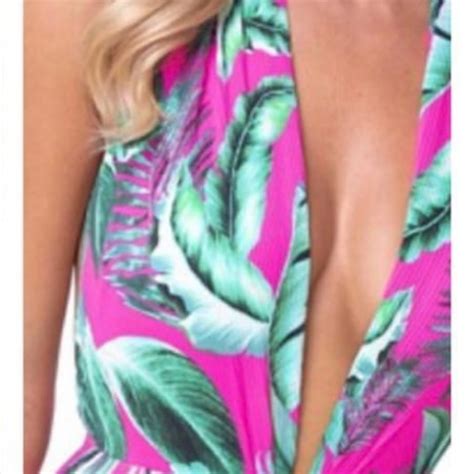 Beach Joy Bikini Swim Neon Pink Tropical Print Plunging Neck One Piece Swimsuit Small Nwt