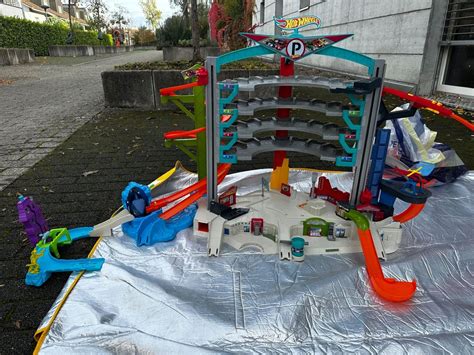Hot wheels big garage et 2 modules supplémentaires et rails Kaufen auf Ricardo