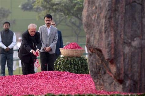 Indira Gandhi birth centenary: Rahul, Pranab Mukherjee, Manmohan Singh pay tribute to former PM ...