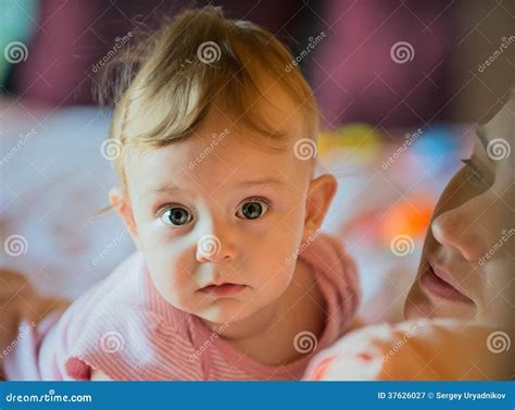 Mère Avec La Fille De Bébé Image Stock Image Du Enfant 37626027