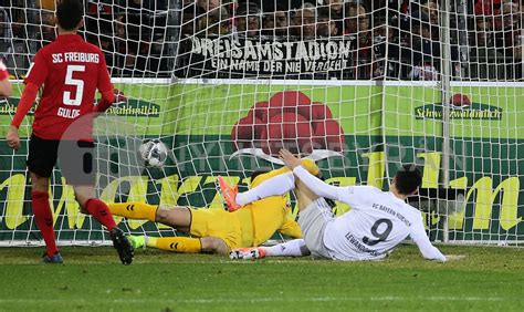 Freiburg Fußball Bundesliga SC Freiburg vs FC Bayern München Tor