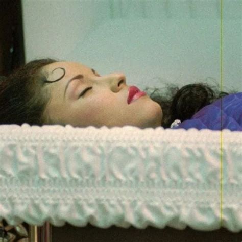 Funeral De Selena Quintanilla Completo At Morris Rios Blog