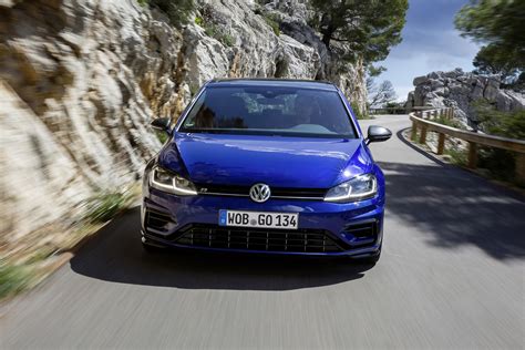 Volkswagen Golf R (Фольксваген Гольф Р) - стоимость, цена ...
