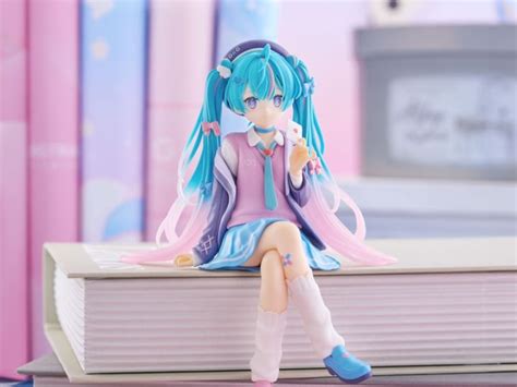 Vocaloid Hatsune Miku Love Blazer Navy Color Ver Noodle Stopper Figure