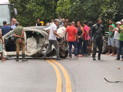 Dois Mortos E Tr S Feridos Em Acidente Entre Dois Carros Na Ba