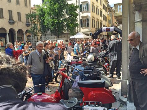 Rievocazione Della Sei Giorni Moto Storiche Sfilano A Varese