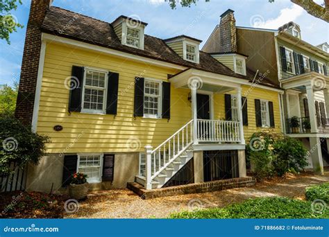 Historic Savannah Home editorial photography. Image of architecture ...