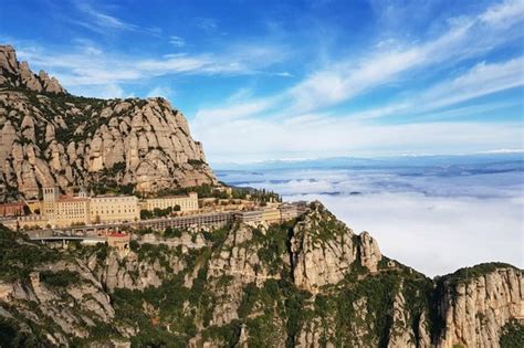 Caminata de senderismo superior en Montserrat para grupos pequeños