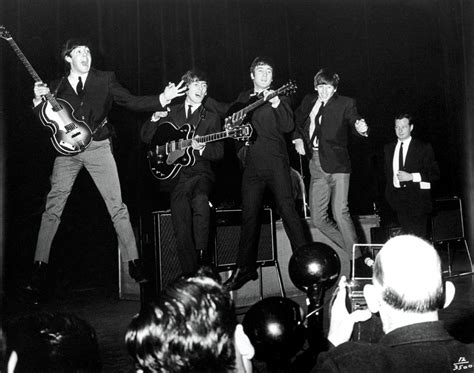 Beatlesarchive Royal Variety Performance 1963 The Beatles Scoopnest