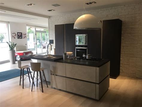 Cucina Rovere Moro Design Ad Isola Oltre Neck Malta Impiallacciata