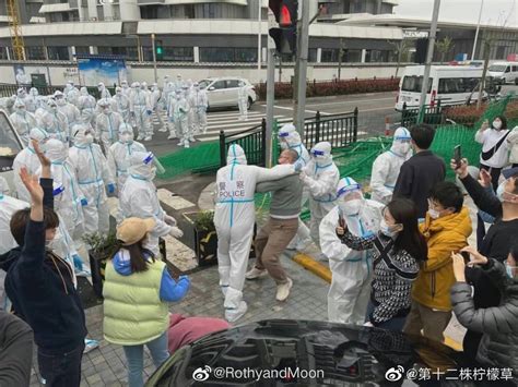 【討論】上海強徵住宅 居民下跪請願遭暴力鎮壓 場外休憩區 哈啦板 巴哈姆特