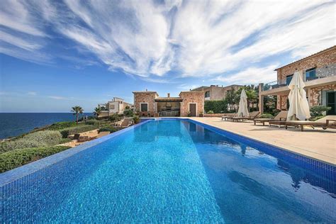 große Villa mit Meerblick Mallorca Osten in Porto Colom mieten Luxus