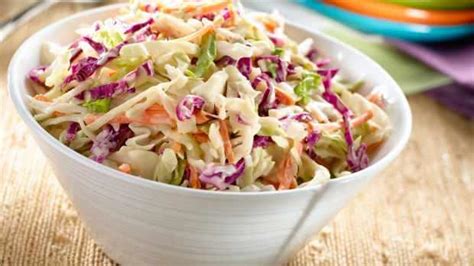 Coleslaw Nedir Ve En Kolay Coleslaw Lahana Salatas Nas L Yap L R