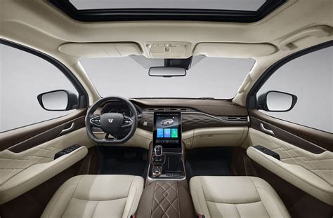 Платформа Nissan Terra, 228-сильный мотор Mitsubishi, 8-ступенчатый ...