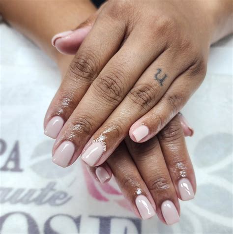 20 Short Nude Acrylic Nails Inspirations For Your Next Mani Fashion And Finger Tips
